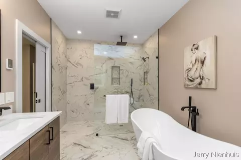 Bath - 5846 113th Ave, Pullman, MI 49450 photo 2 of 4