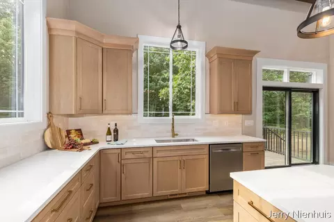 Kitchen - 5846 113th Ave, Pullman, MI 49450 photo 6 of 7