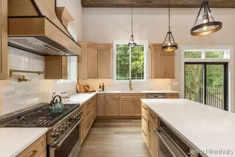 Kitchen - 5846 113th Ave, Pullman, MI 49450 photo 5 of 7