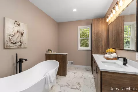 Bath - 5846 113th Ave, Pullman, MI 49450 photo 1 of 4