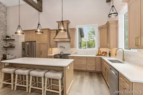 Kitchen - 5846 113th Ave, Pullman, MI 49450 photo 2 of 7