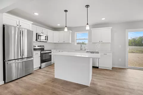 Kitchen - 1663 Aspen Trl, Otsego, MI 49078 photo 1 of 3