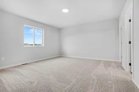 Bedroom - 1663 Aspen Trl, Otsego, MI 49078 photo 1 of 8