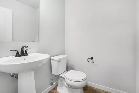 Bath - 1663 Aspen Trl, Otsego, MI 49078 photo 1 of 6