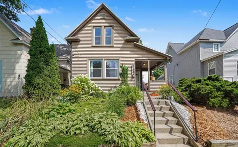 939 Sigsbee St SE, Grand Rapids, MI 49506
