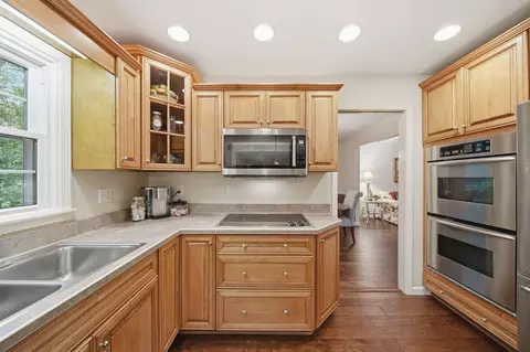 Kitchen - 5168 W Bluestone St, Jackson, MI 49201 photo 3 of 5