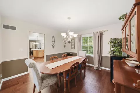 Dining - 5168 W Bluestone St, Jackson, MI 49201 photo 2 of 3