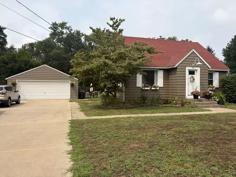744 Aster Ave, Holland, MI 49423