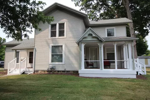208 S Michigan Ave, Vicksburg, MI 49097