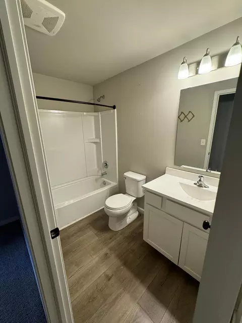 Bath - 516 Macdonough St, Jackson, MI 49201 photo 4 of 4
