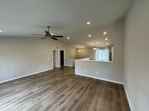 Living - 516 Macdonough St, Jackson, MI 49201 photo 4 of 4