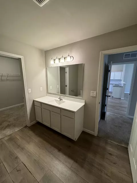 Bath - 516 Macdonough St, Jackson, MI 49201 photo 2 of 4