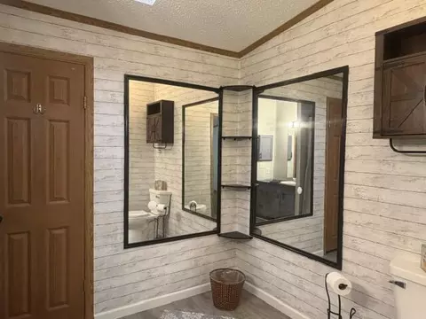 Bath - 2197 E Cedar St, Newaygo, MI 49337 photo 1 of 3