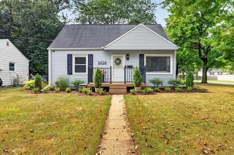 1604 Roseland Ave, Kalamazoo, MI 49001