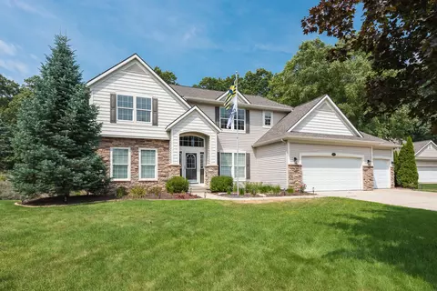 2569 Mason Ridge Ct NE, Grand Rapids, MI 49525