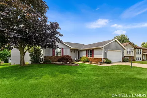 5809 Promise Dr SE, Kentwood, MI 49508
