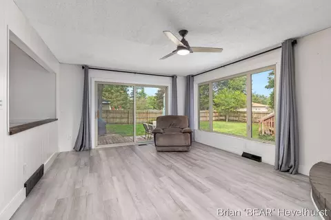 7520 Windgate Dr, Jenison, MI 49428 photo 6