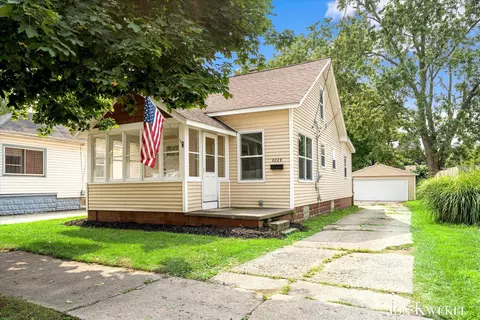 2029 Michael Ave SW, Wyoming, MI 49509