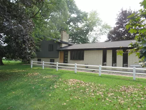 5591 Wing Ave SE, Kentwood, MI 49512