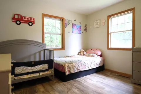Bedroom - 5656 Paradise Dr, Reading, MI 49274 photo 2 of 4