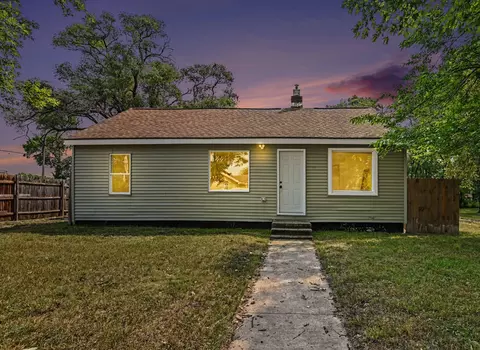 2304 Dyson St, Muskegon Heights, MI 49444