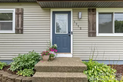 1712 Joan Ct, Dorr, MI 49323 photo 3