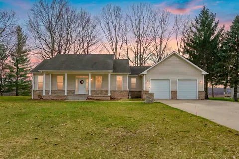 3220 Fairhaven Dr, Allegan, MI 49010