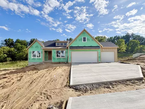 8332 Kettle Oak Dr SE, Alto, MI 49302
