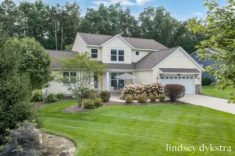 4238 Oak Timbers Dr NE, Grand Rapids, MI 49525