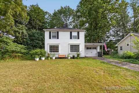 415 Hastings St, Allegan, MI 49010