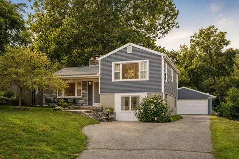 2935 Gerald Ave NE, Grand Rapids, MI 49505