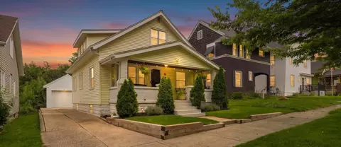 9 Dean St NE, Grand Rapids, MI 49505