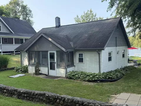 Exterior - 3152 Lake Dr, Reading, MI 49274 photo 12 of 20
