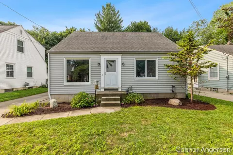 310 Rosemary St SE, Grand Rapids, MI 49507