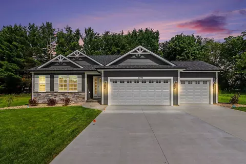 4490 Wesley Cir, Kalamazoo, MI 49048