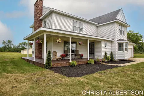 525 137th Ave, Wayland, MI 49348