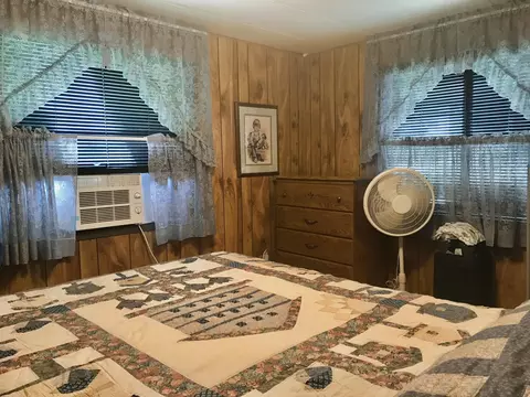 Bedroom - 66521 Winding River Rd, Constantine, MI 49042 photo 4 of 4