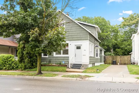 1106 Alpine Ave NW, Grand Rapids, MI 49504