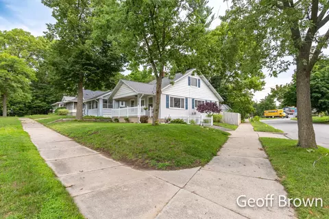 481 Graceland St NE, Grand Rapids, MI 49505