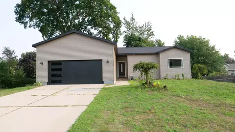 13114 Southland Ct, Holland, MI 49424