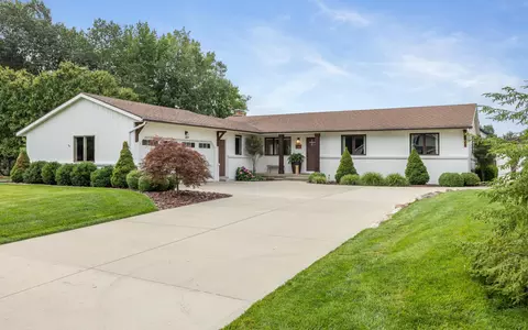 4074 Imperial Dr NW, Grand Rapids, MI 49534