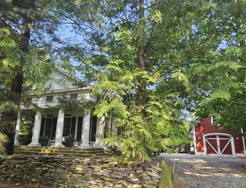860 Simonson Dr, Saugatuck, MI 49453