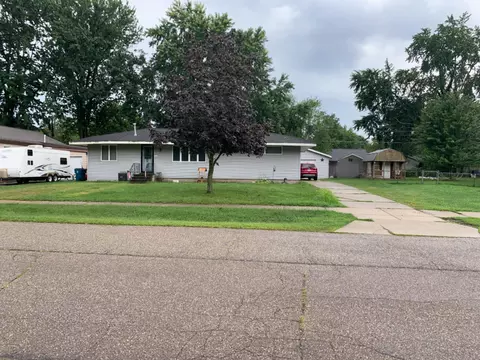 447 Riverside Dr, Watervliet, MI 49098