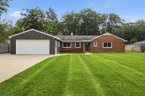 3988 Stryker Dr, Norton Shores, MI 49441