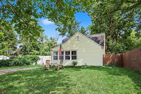 125 Maplelawn St SE, Kentwood, MI 49548