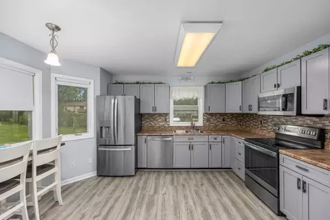 Kitchen - 10881 Hoffman Rd, Three Rivers, MI 49093 photo 1 of 2