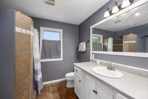 Bath - 10881 Hoffman Rd, Three Rivers, MI 49093 photo 1 of 2