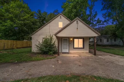 678 Butternut Dr, Holland, MI 49424