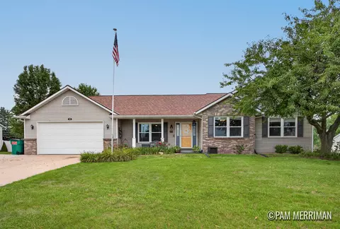 95 Windflower St NE, Comstock Park, MI 49321