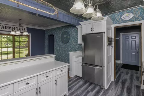 Kitchen - 11481 Cressey Rd, Plainwell, MI 49080 photo 4 of 6